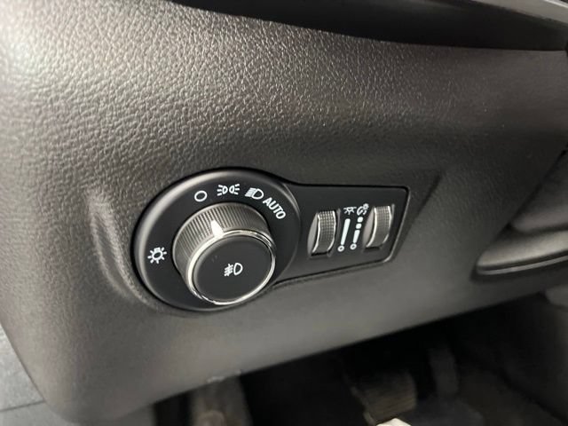 Used 2022 Jeep Compass Latitude AWD/4WD image 30