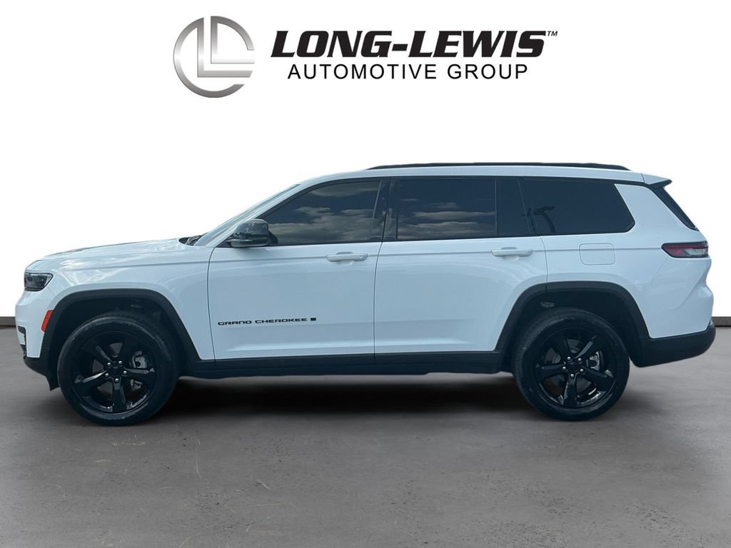 Used 2023 Jeep Grand Cherokee L Laredo AWD/4WD image 2