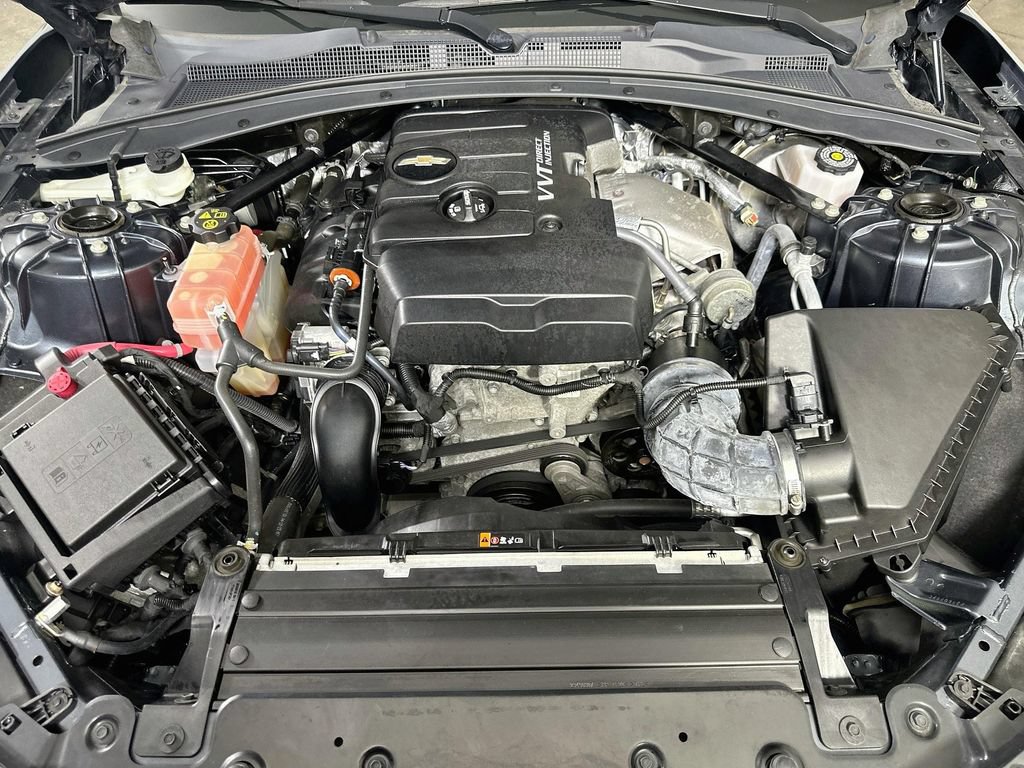 Used 2023 Chevrolet Camaro LT RWD image 9