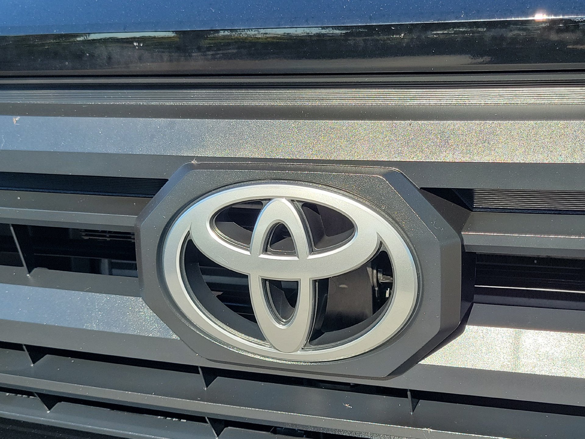 Used 2024 Toyota Tacoma SR5 AWD/4WD image 5