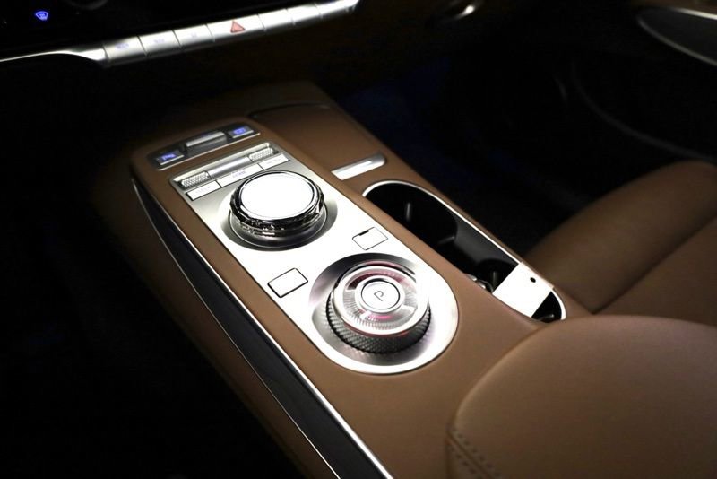 Used 2024 Genesis GV70 2.5T w/ Advanced Package image 22