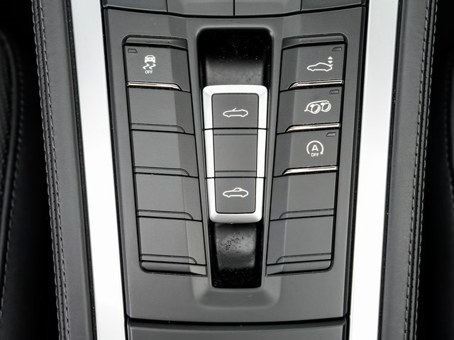 Certified 2025 Porsche 718 Boxster image 22