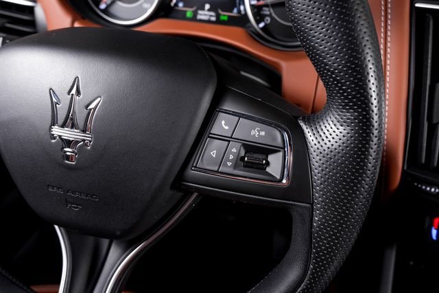 Used 2023 Maserati Levante GT AWD/4WD image 40