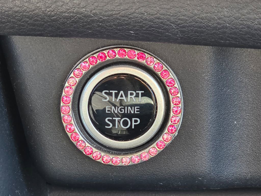 Used 2023 Nissan Rogue SV image 26