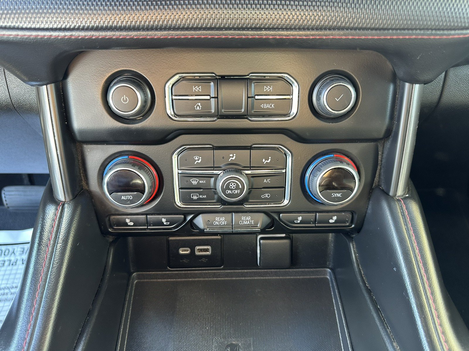Used 2022 Chevrolet Suburban RST w/ Luxury Package AWD/4WD image 25