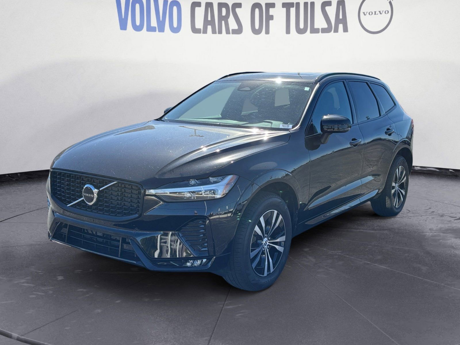 New 2025 Volvo XC60 B5 Core