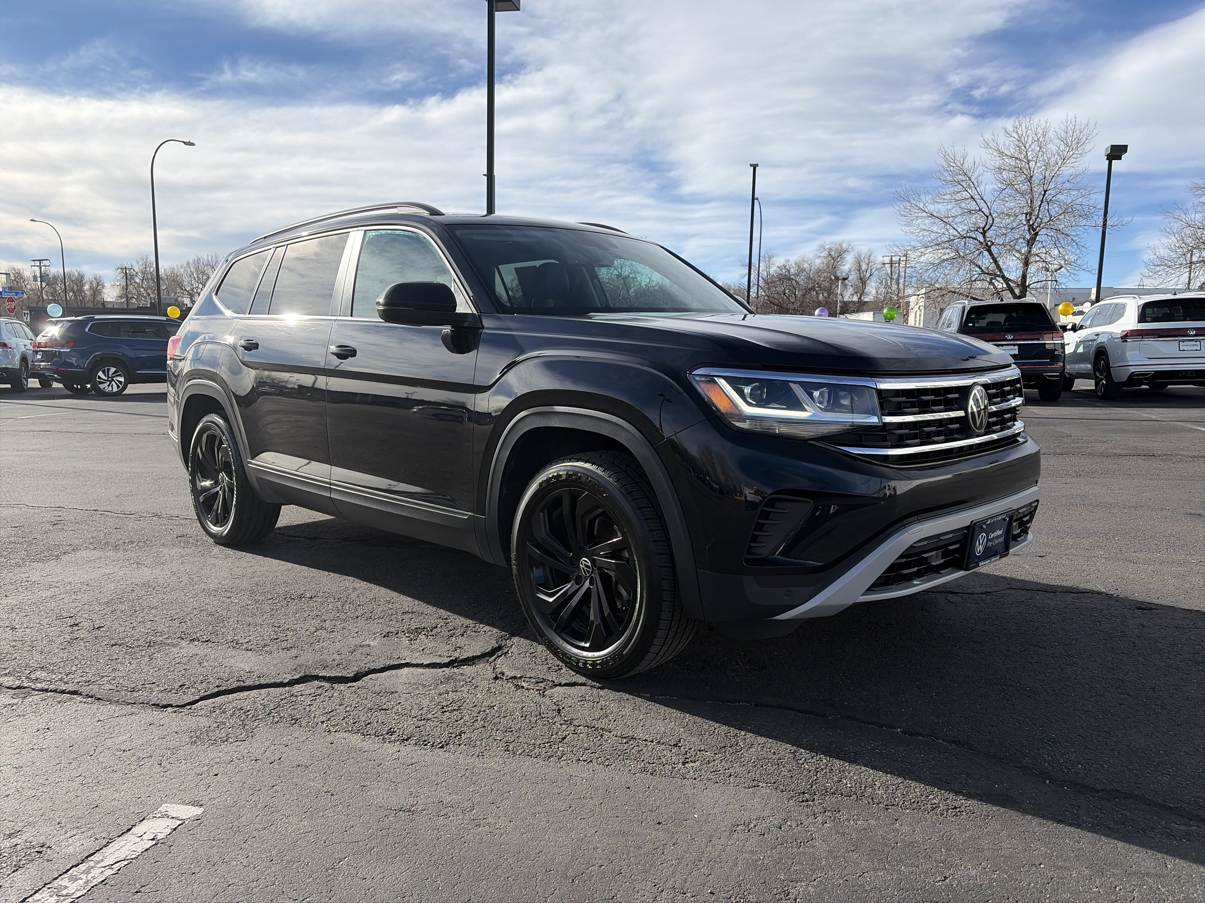 Used 2023 Volkswagen Atlas SE w/ Panoramic Sunroof Package image 3