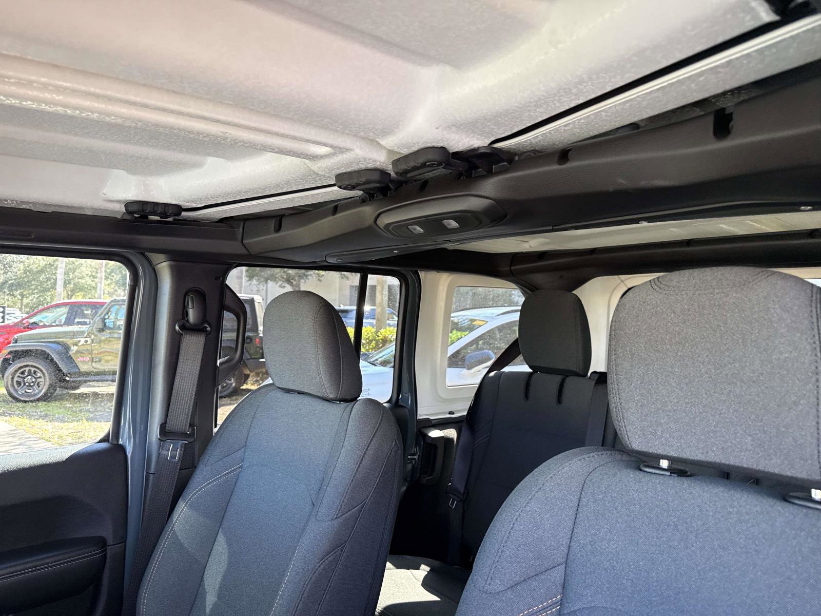 Used 2025 Jeep Wrangler Sahara w/ Safety Group image 21