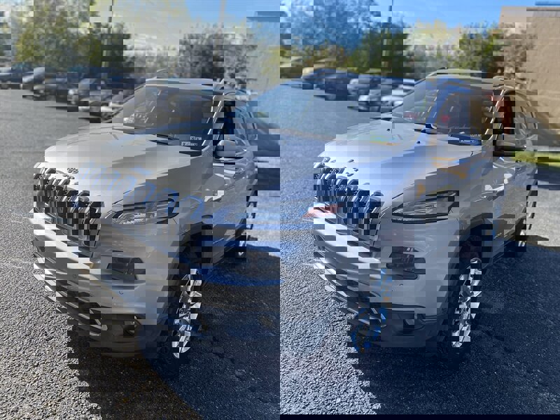 Used 2014 Jeep Cherokee Limited w/ Technology Group image 3