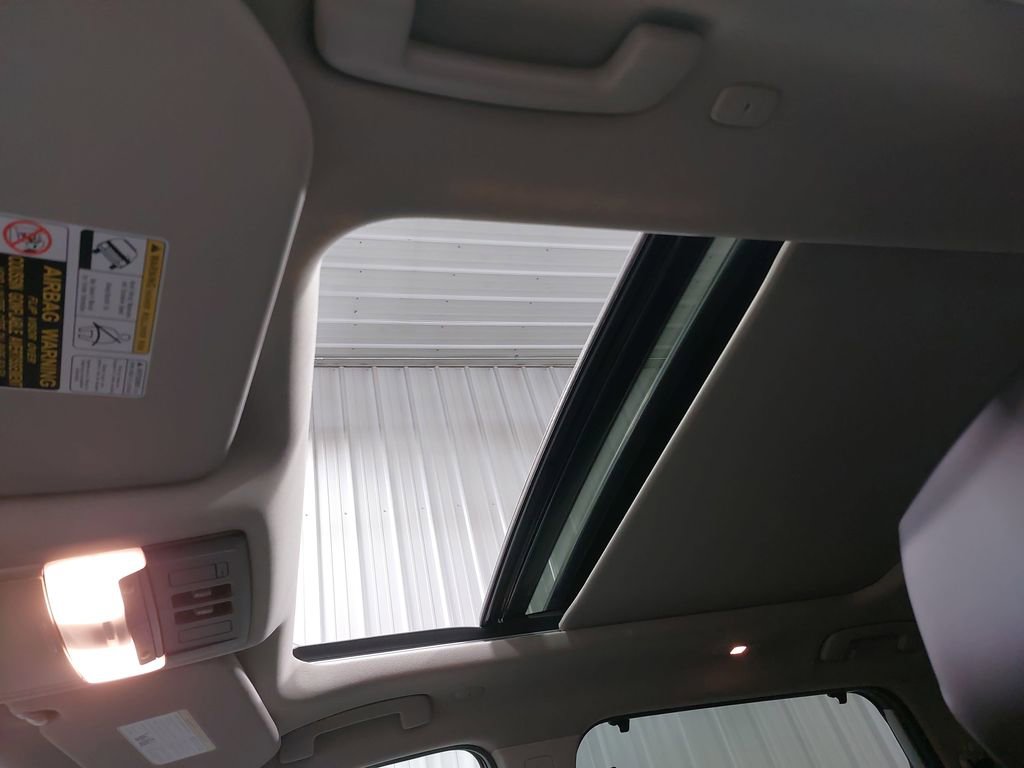 Used 2023 Nissan Rogue SV w/ SV Premium Package image 29