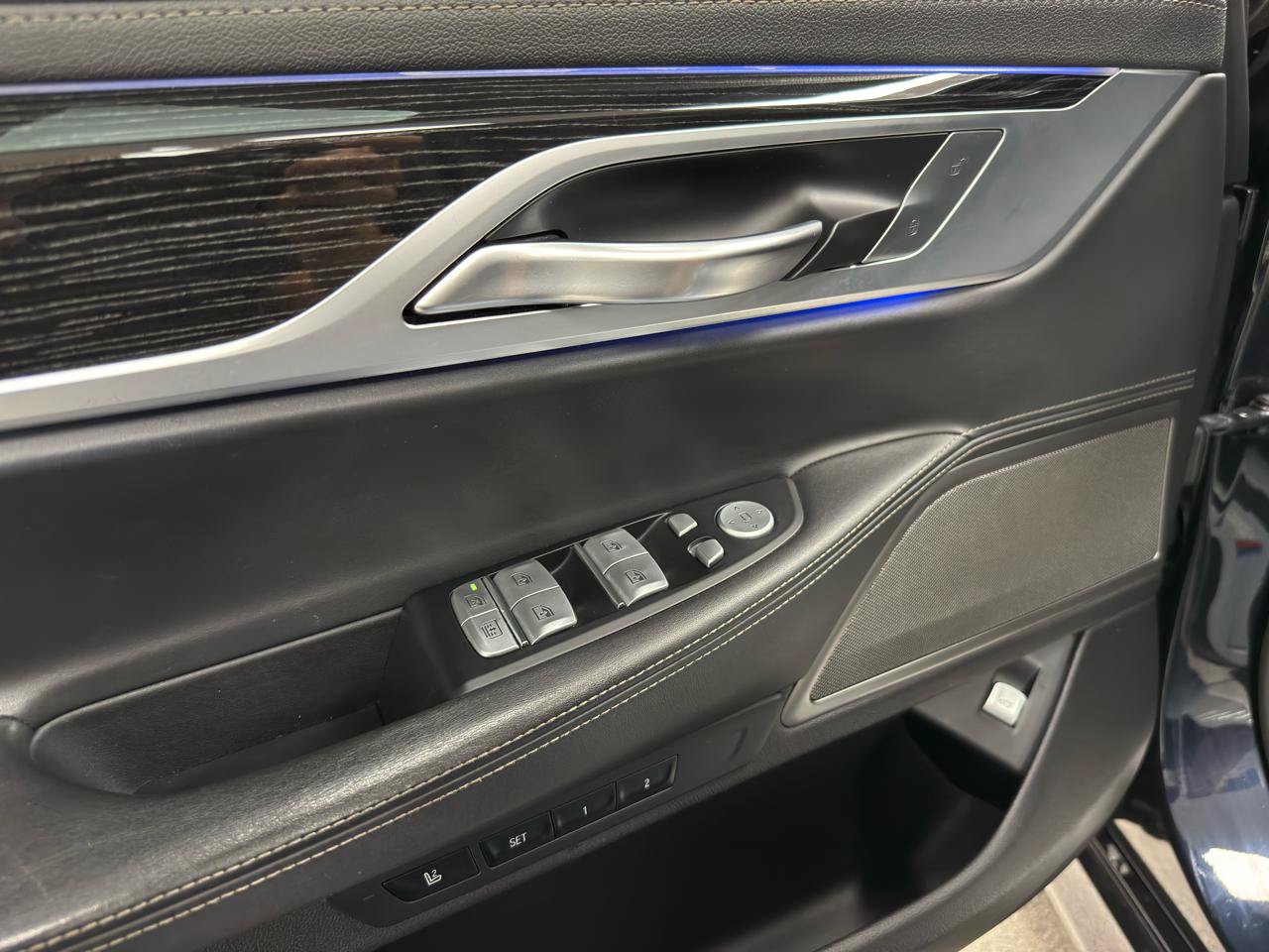Used 2019 BMW 750i xDrive w/ M Sport Package AWD/4WD image 15
