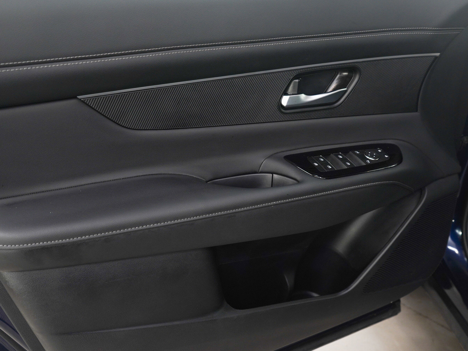 Used 2025 Nissan Murano SV image 24