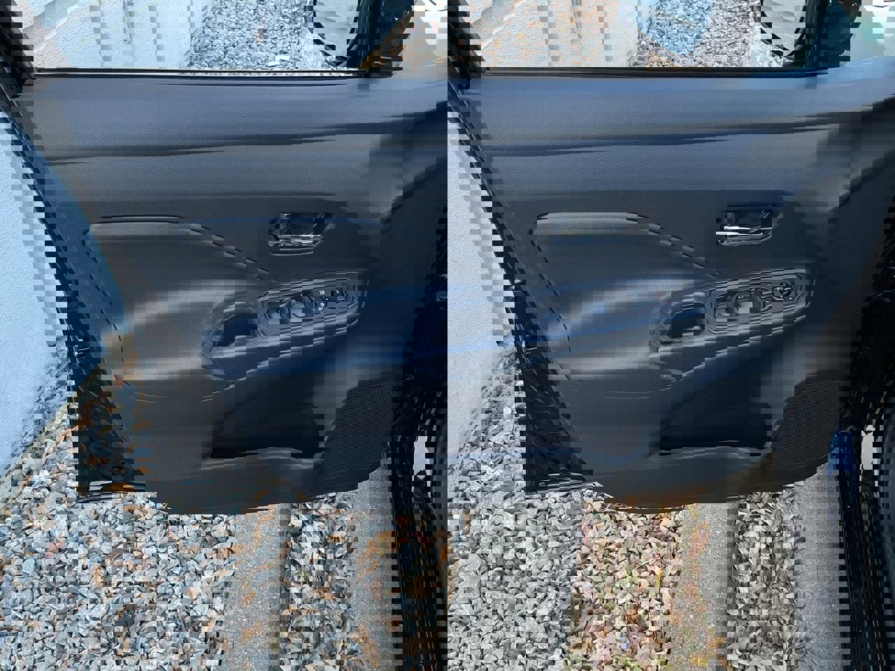 Used 2025 Nissan Versa SV w/ Trunk Package image 12