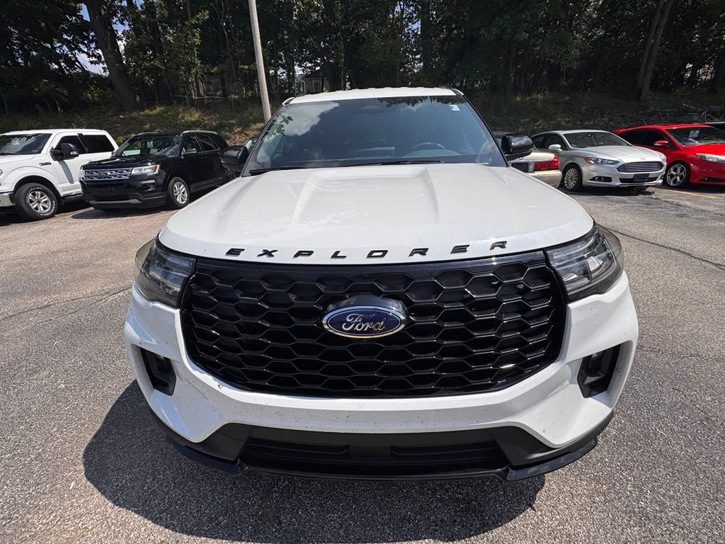 Used 2025 Ford Explorer ST-Line AWD/4WD image 7