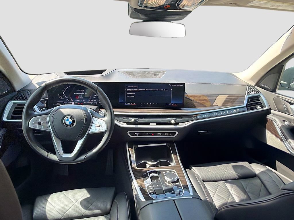 Used 2024 BMW X7 xDrive40i AWD/4WD image 16