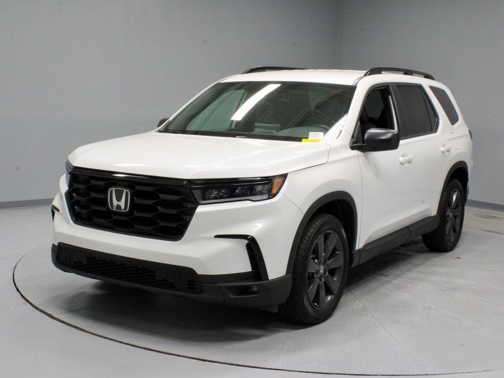 Used 2025 Honda Pilot Sport image 7