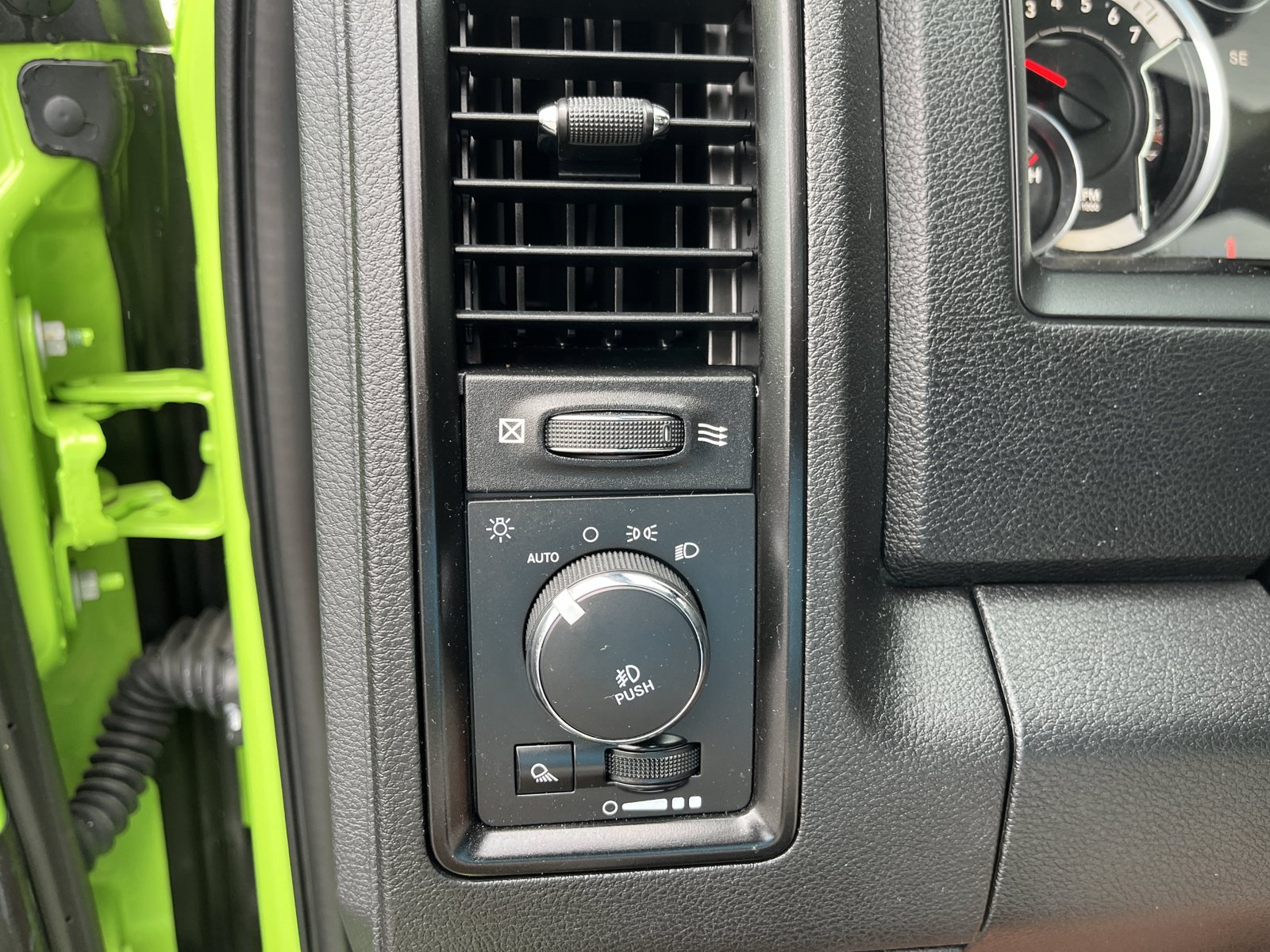Used 2017 RAM 1500 Sport w/ Sublime Green Sport Package AWD/4WD image 27