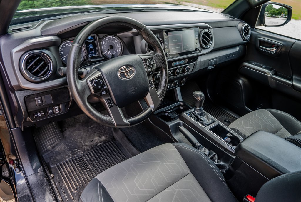 Used 2023 Toyota Tacoma TRD Off-Road w/ Technology Package AWD/4WD image 14