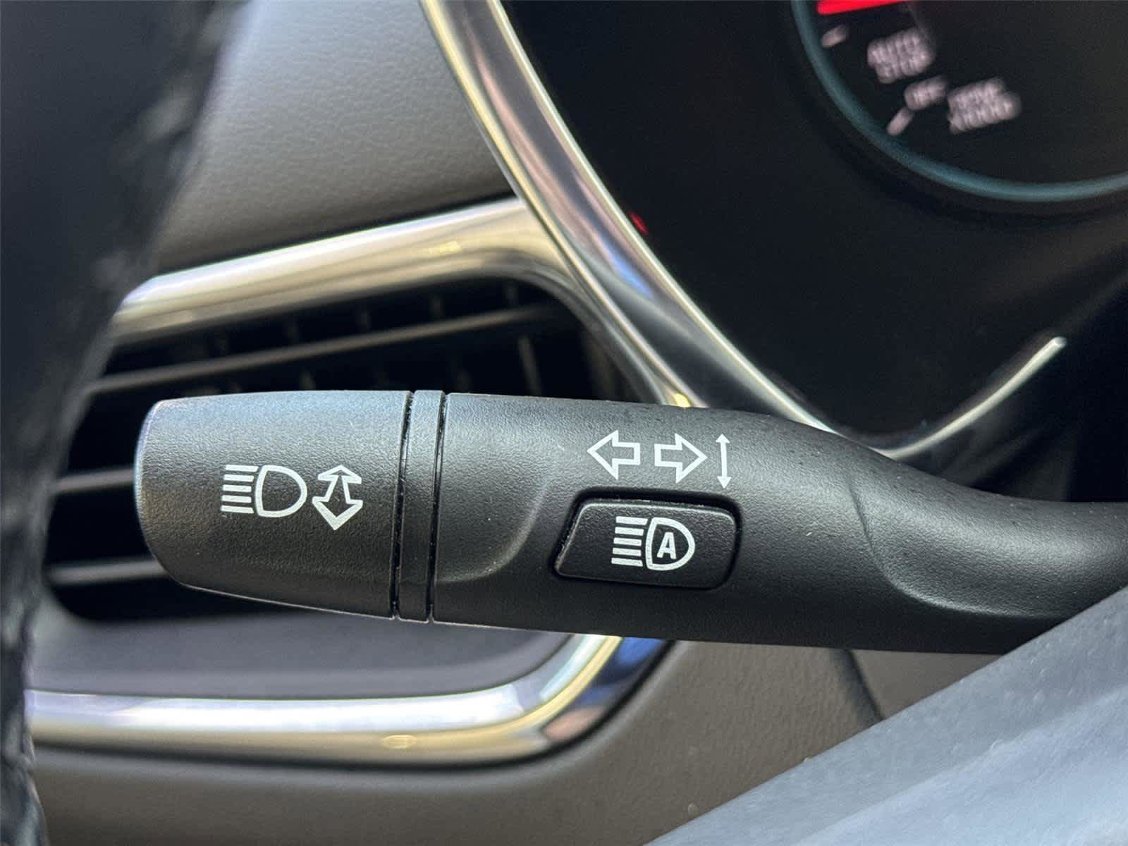 Certified 2023 Chevrolet Equinox LT AWD/4WD image 27
