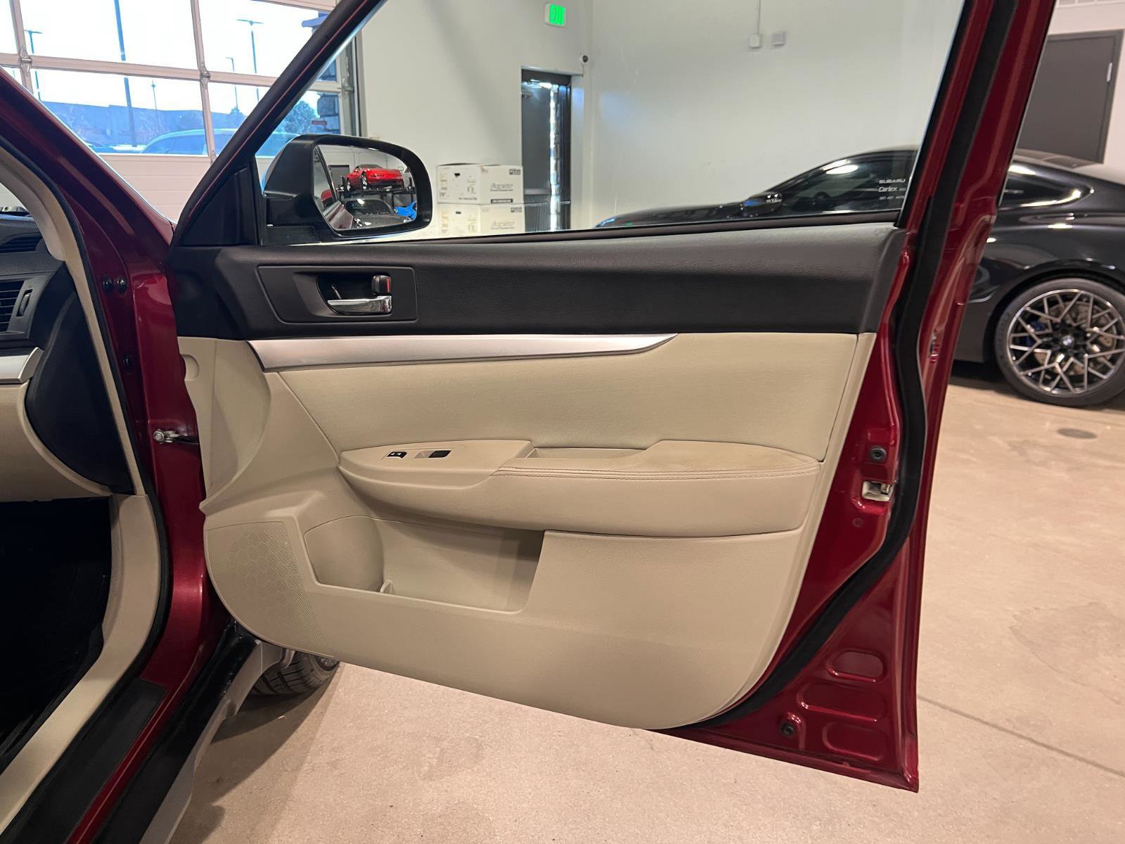 Used 2011 Subaru Outback 2.5i Premium image 39