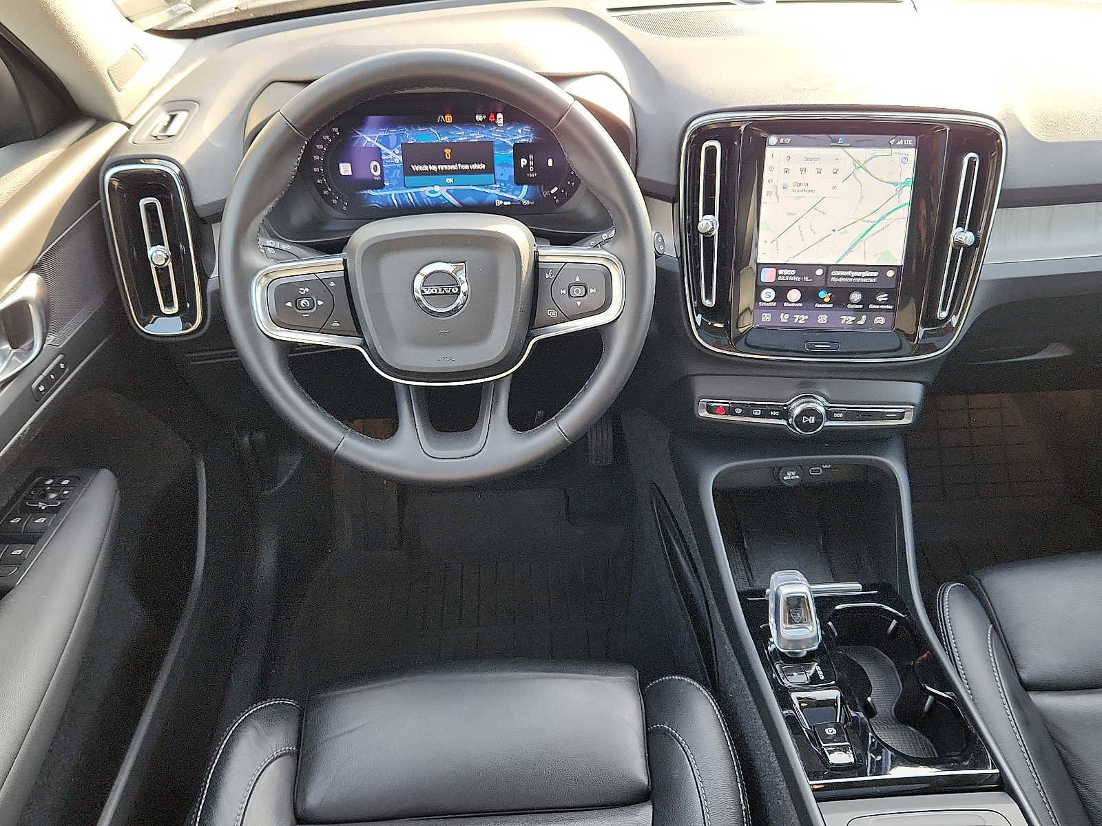 Certified 2023 Volvo XC40 B5 Plus w/ Protection Package Premier image 11