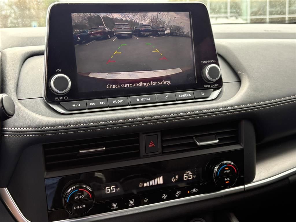 Certified 2025 Nissan Rogue SV image 10