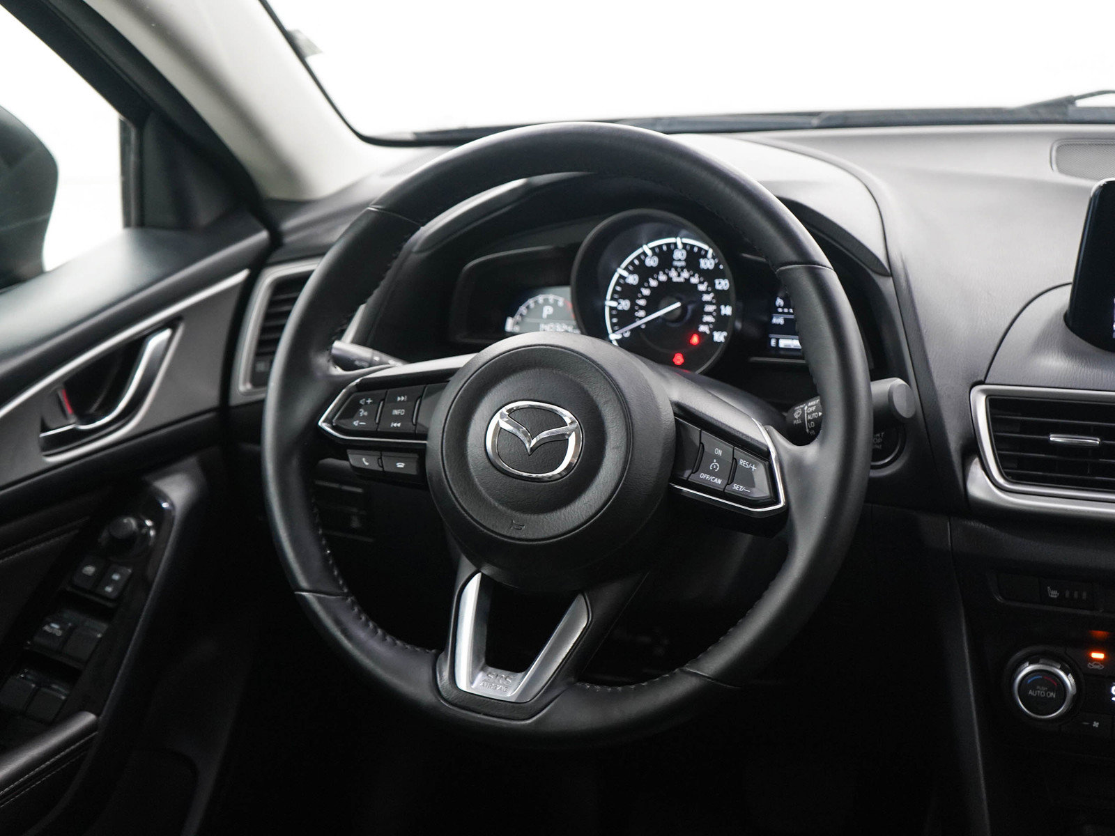 Used 2018 MAZDA MAZDA3 Touring FWD image 14