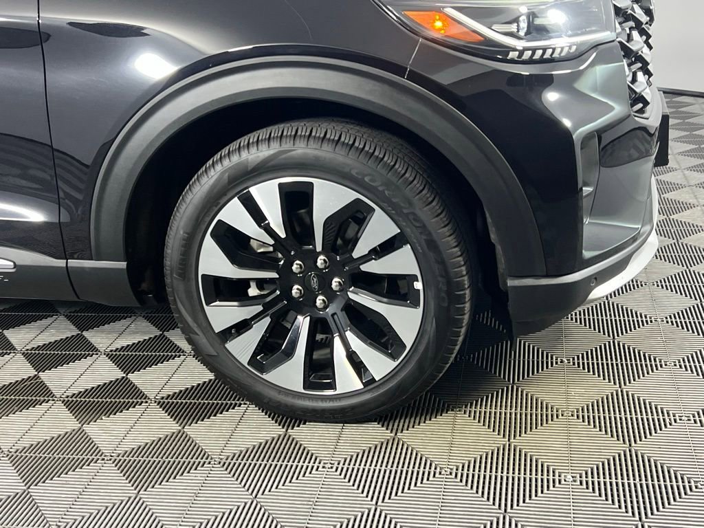 Used 2025 Ford Explorer Platinum w/ LUX Leather Package image 13