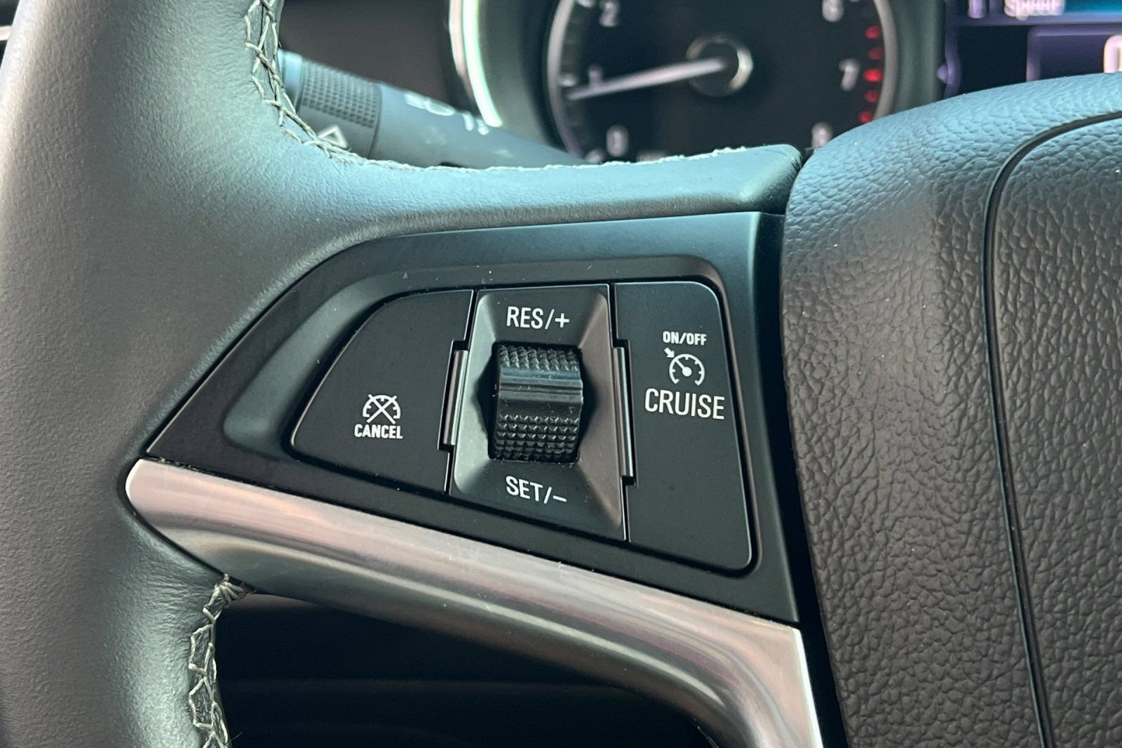 Used 2021 Buick Encore Preferred FWD image 35