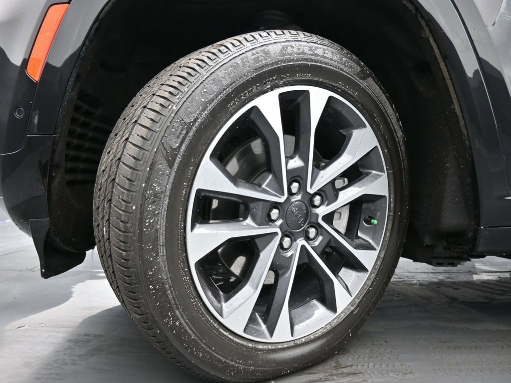 Used 2024 Jeep Grand Cherokee Overland w/ Luxury Tech Group IV image 45