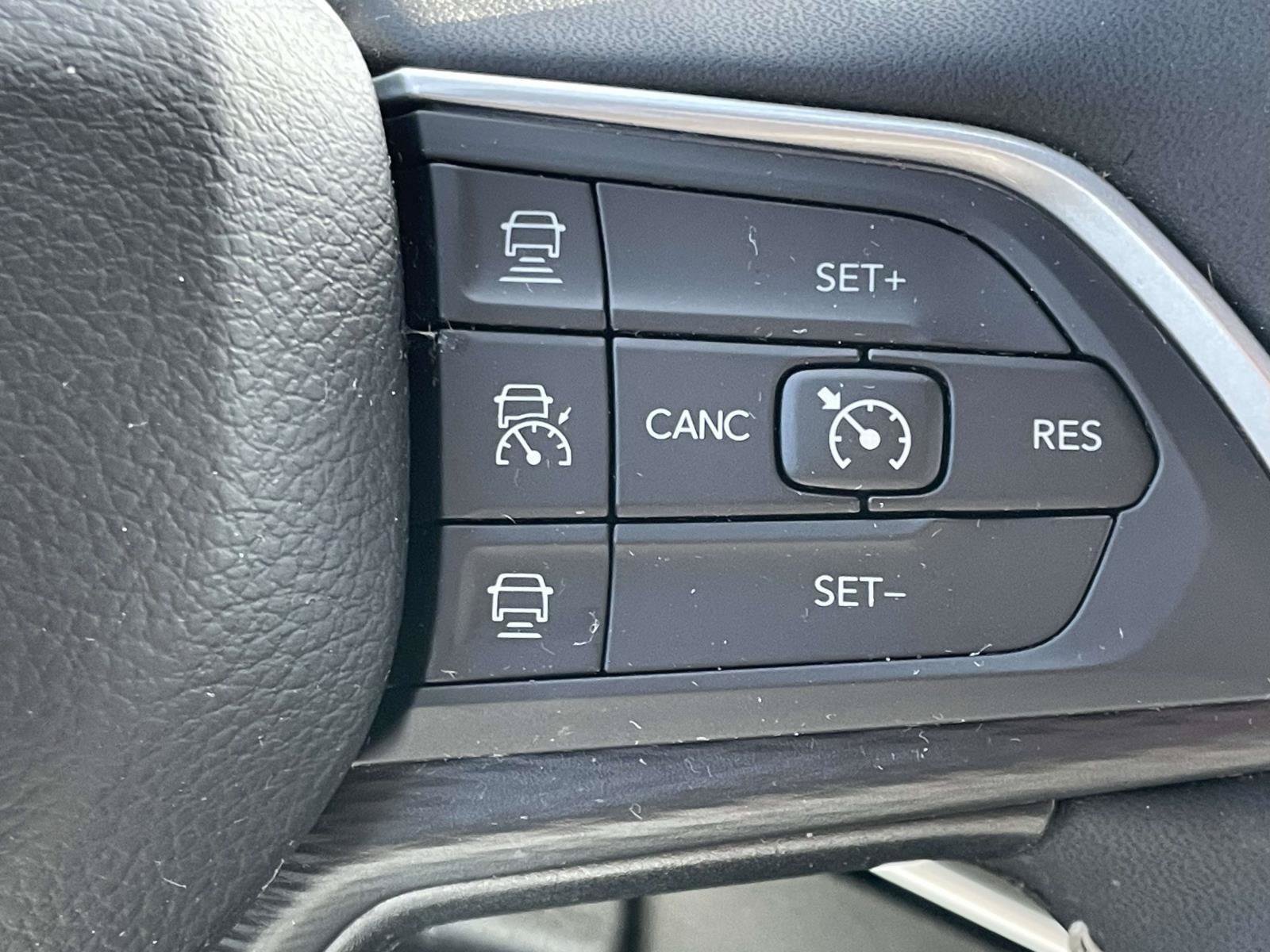 Certified 2023 Jeep Grand Cherokee Altitude AWD/4WD image 12