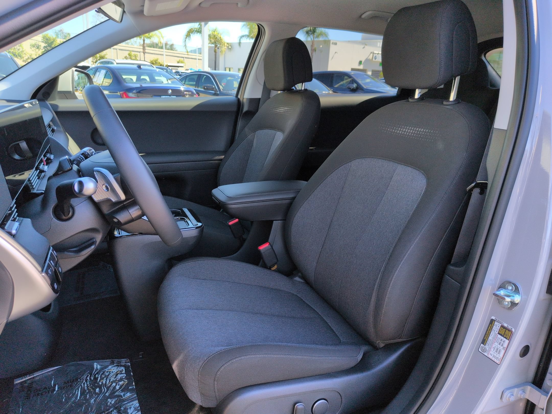 Used 2025 Hyundai Ioniq 5 SE RWD image 15