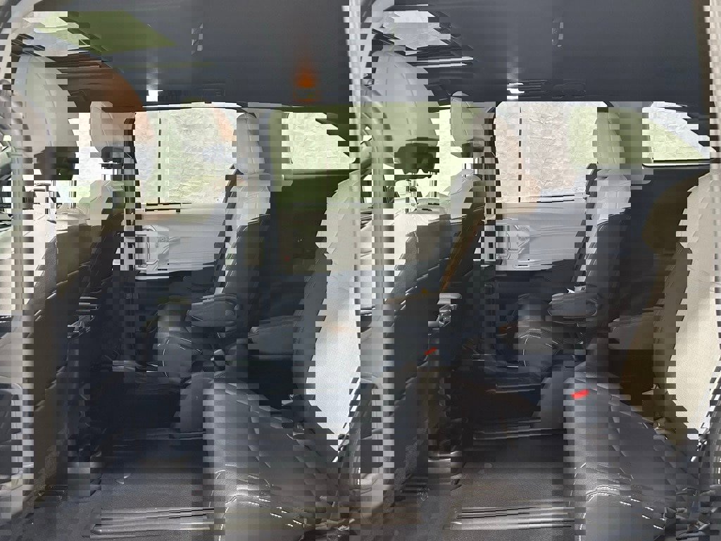 Used 2025 Toyota Sienna XSE image 50