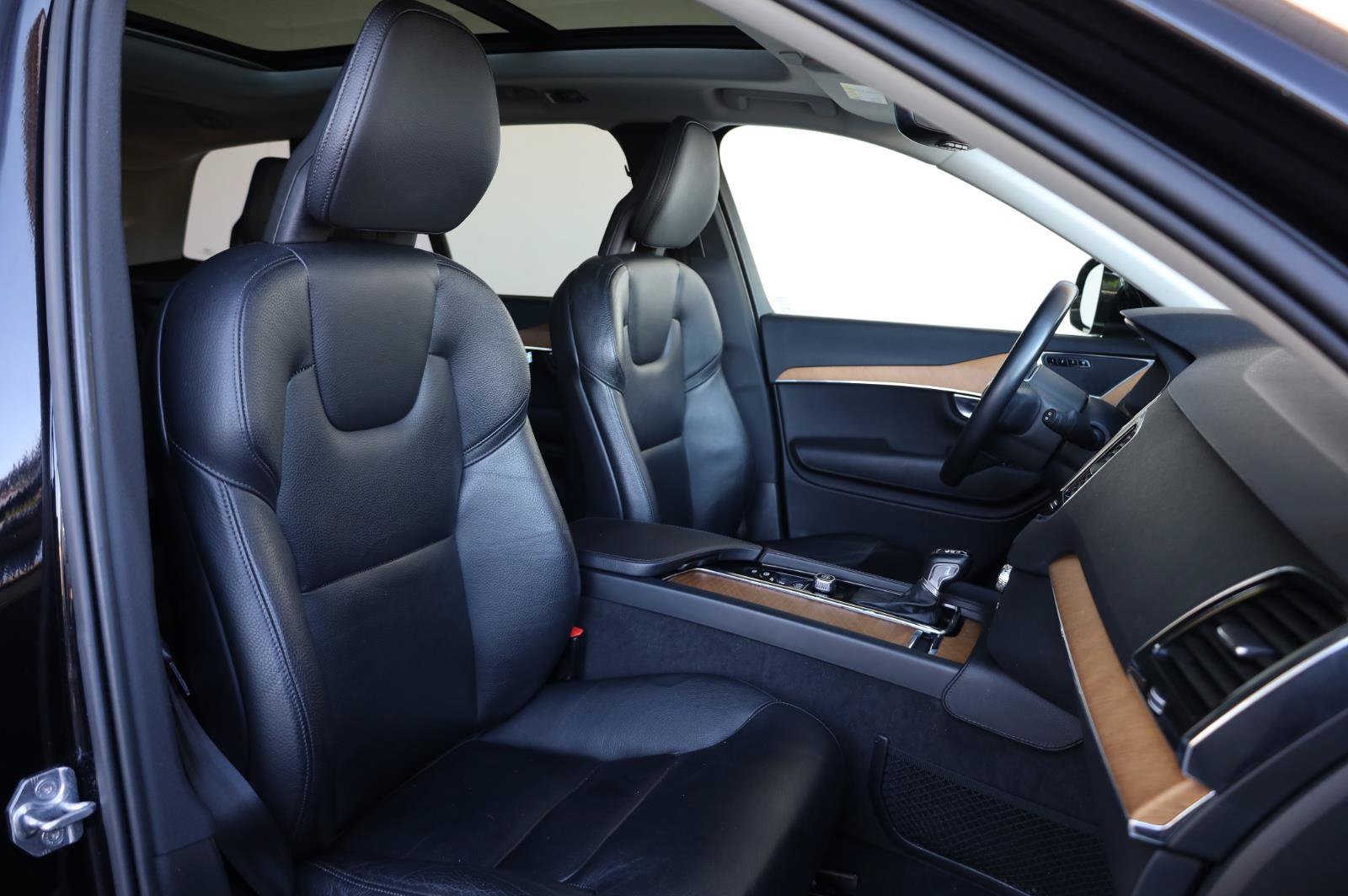 Used 2021 Volvo XC90 T6 Momentum w/ Protection Package Premier AWD/4WD image 35