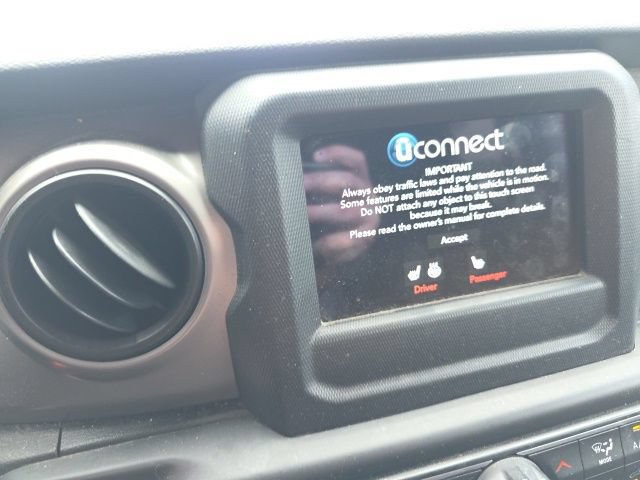 Used 2018 Jeep Wrangler Unlimited Sport S AWD/4WD image 9