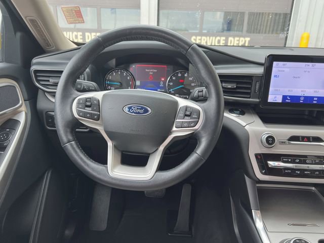 Used 2023 Ford Explorer XLT w/ Equipment Group 202A image 14