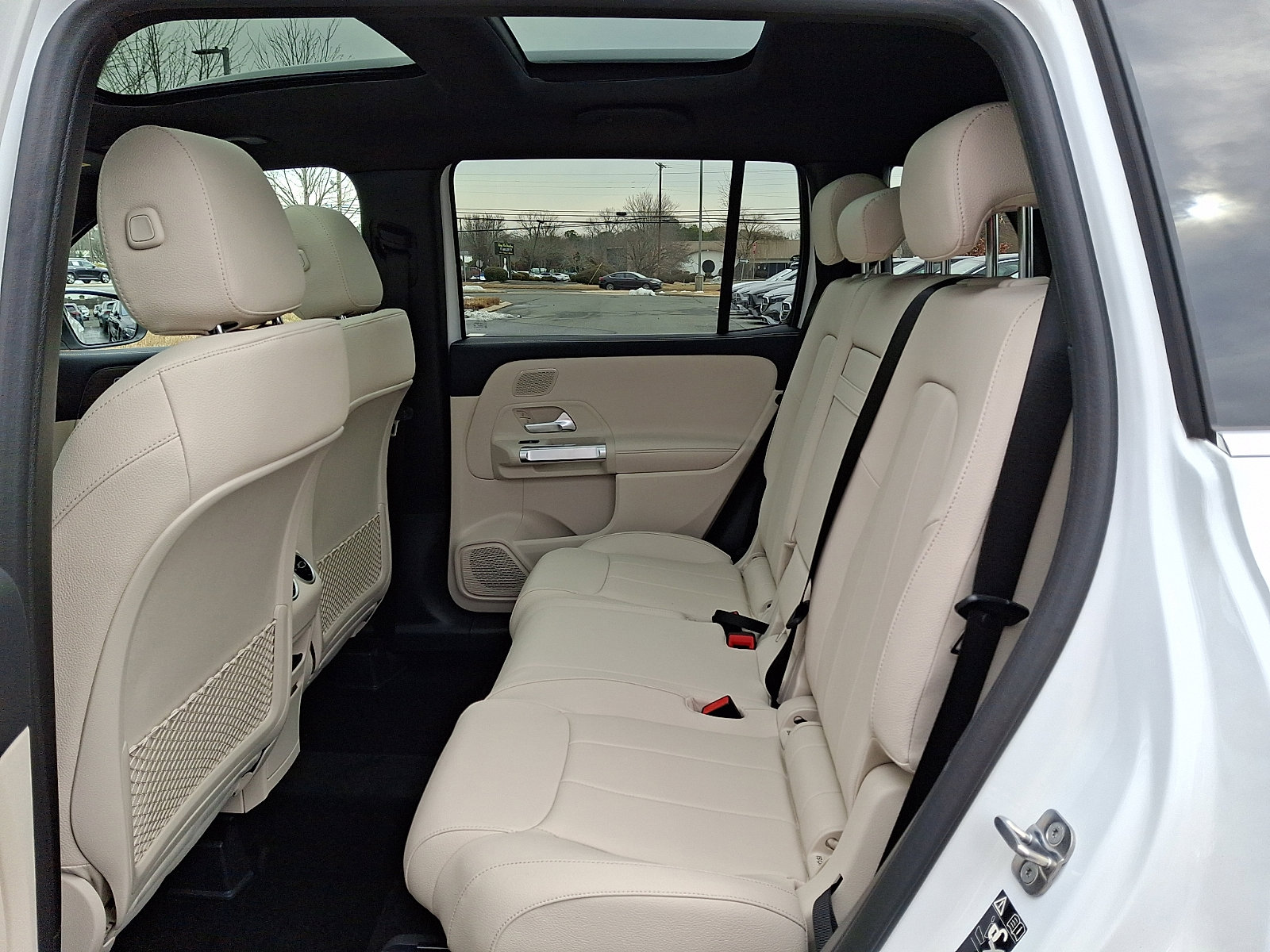 New 2026 Mercedes-Benz GLB 250 4MATIC image 6