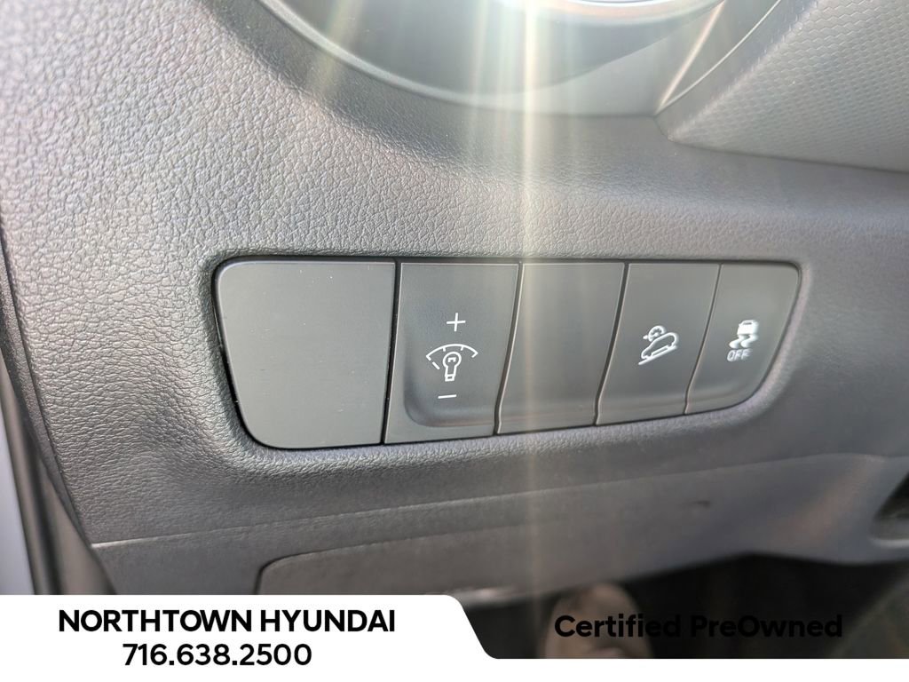 Used 2023 Hyundai Kona SEL AWD/4WD image 31