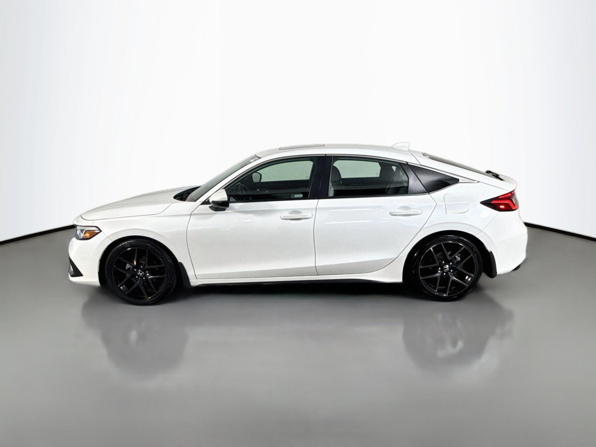 Used 2022 Honda Civic Sport Touring image 6