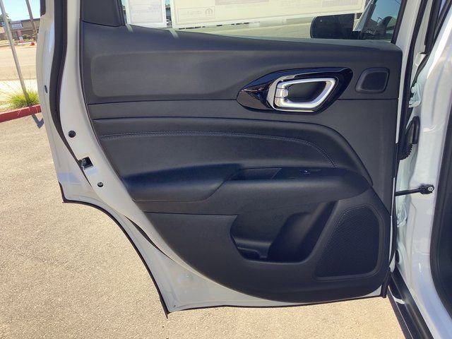 New 2025 Jeep Compass Latitude w/ Sun & Sound Group AWD/4WD image 25