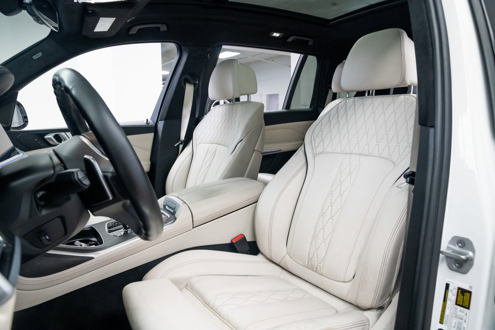 Used 2021 BMW X7 xDrive40i w/ M Sport Package image 18