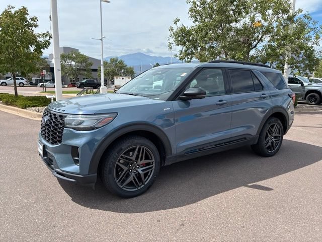 Used 2025 Ford Explorer ST-Line w/ Premium Package AWD/4WD image 3
