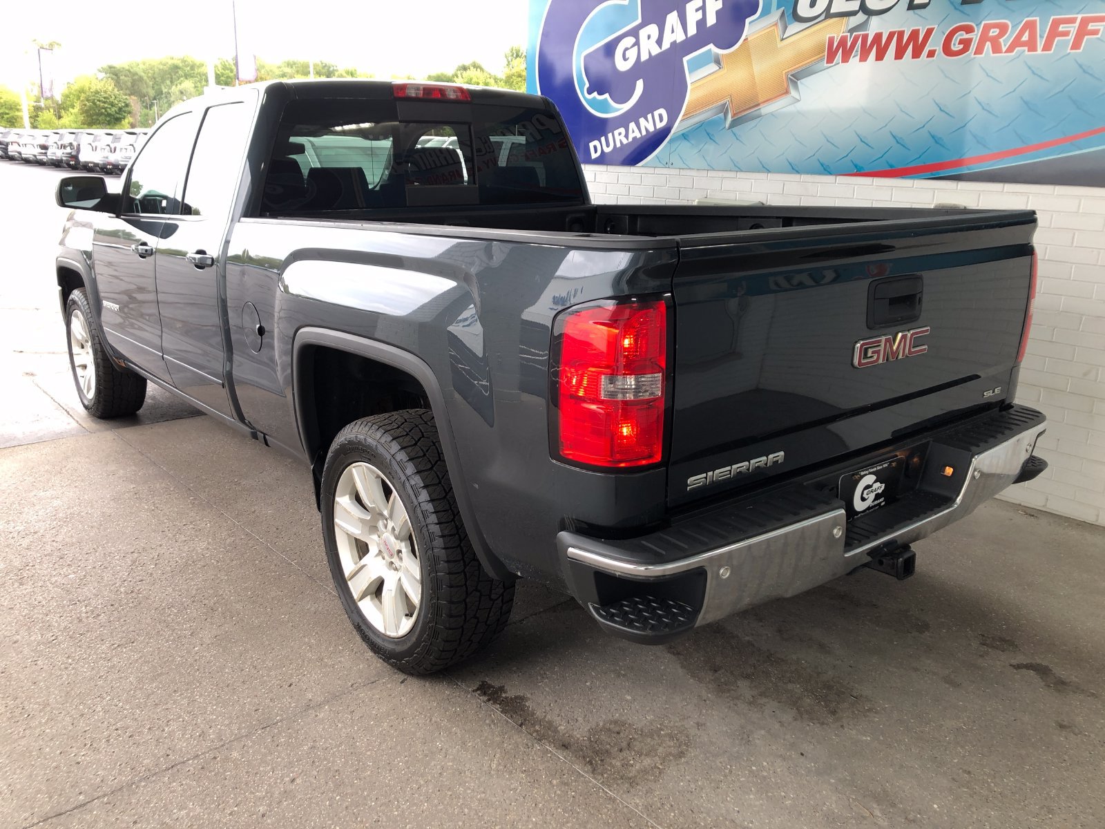 Used 2017 GMC Sierra 1500 SLE w/ SLE Value Package AWD/4WD image 6