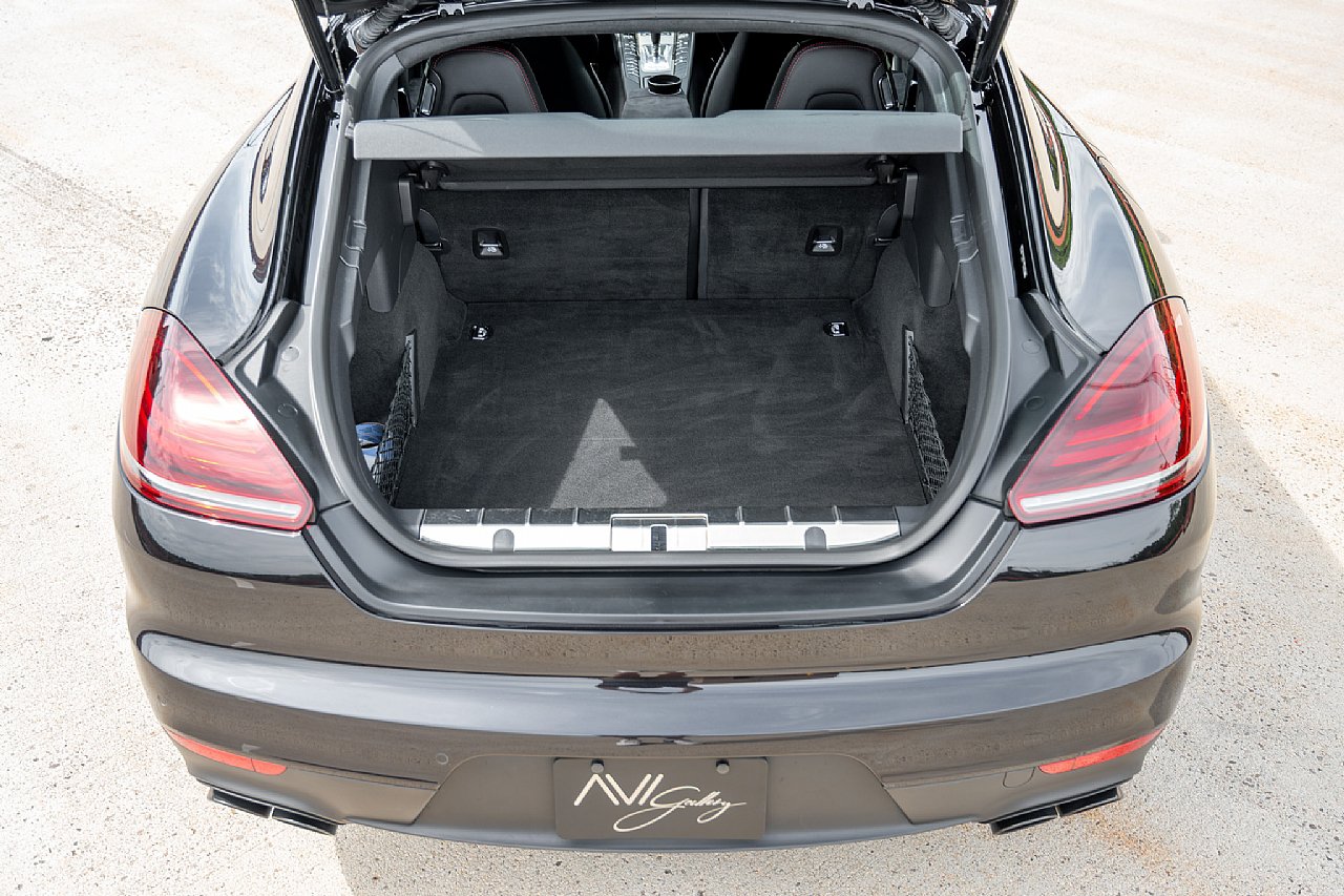 Used 2015 Porsche Panamera GTS AWD/4WD image 30