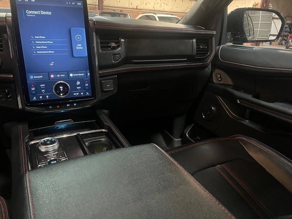 Used 2023 Ford Expedition Limited AWD/4WD image 26