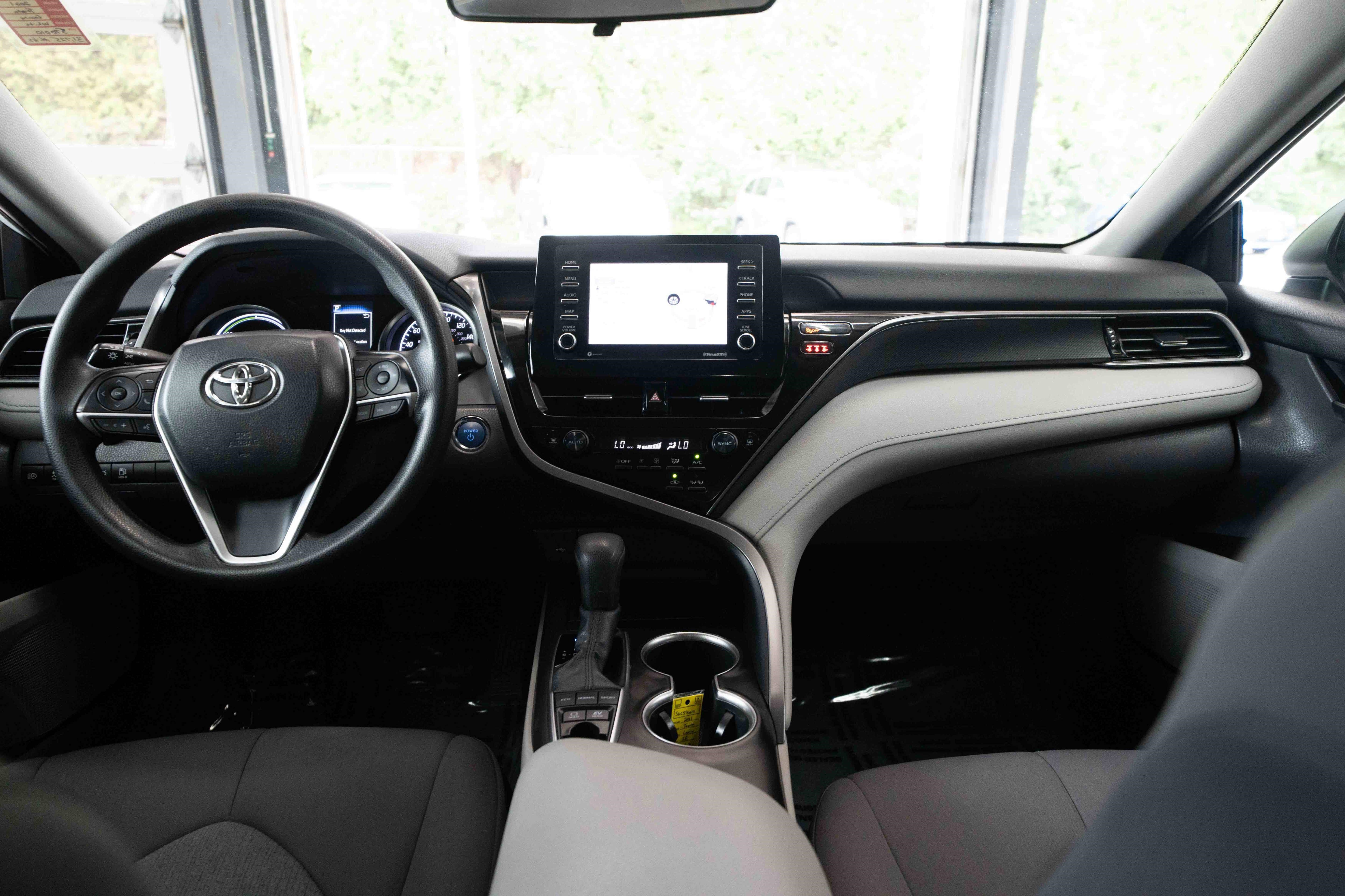 Used 2021 Toyota Camry LE FWD image 20