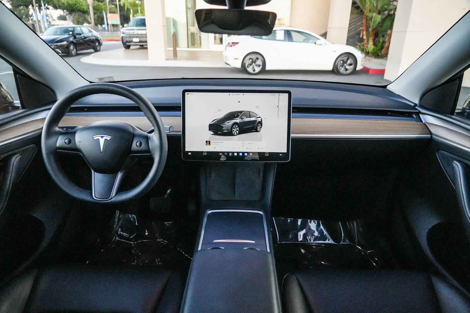Used 2023 Tesla Model Y 2WD image 12