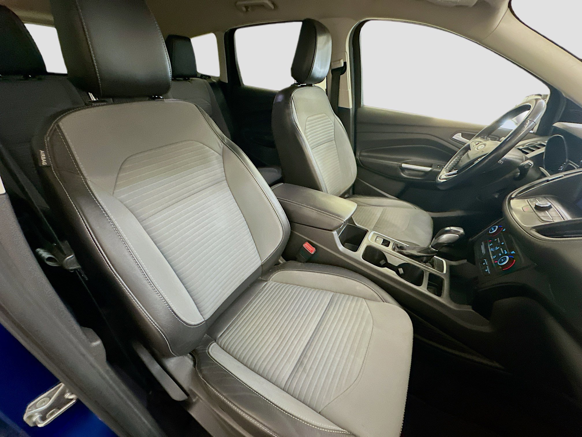 Used 2019 Ford Escape SE image 31