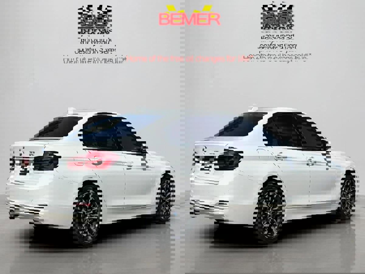 Used 2018 BMW 330i Sedan w/ Premium Package image 5