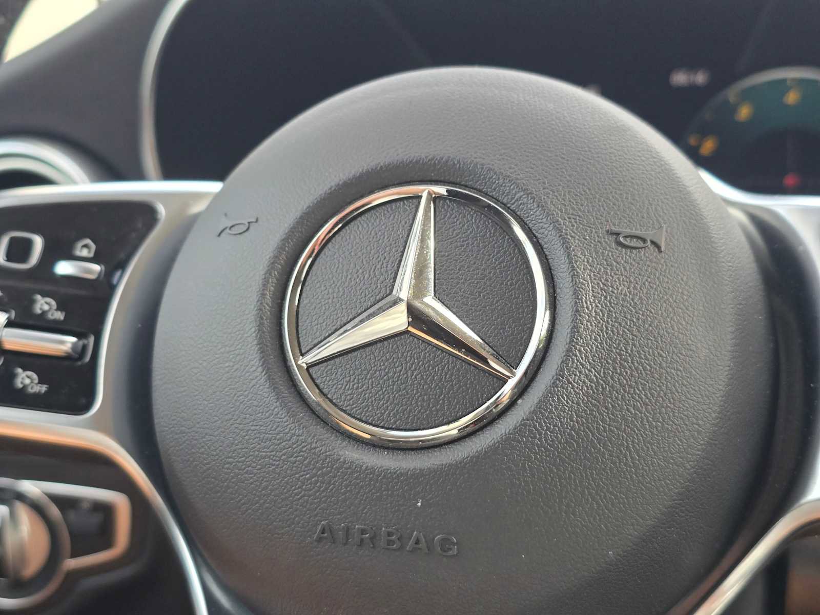 Used 2022 Mercedes-Benz GLC 300 4MATIC image 29